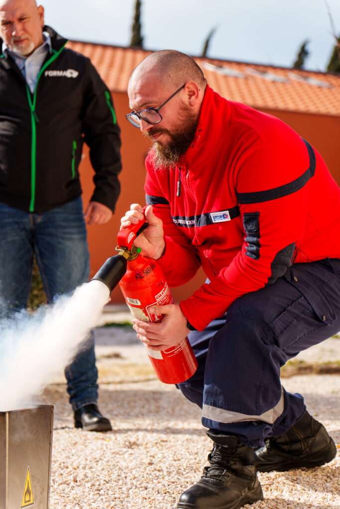 forma+-centre-formation-thuir-66-sécurité-ssiap-habilitation-h0b0-prévention-incendie-psc1-gestes-postures-perpignan